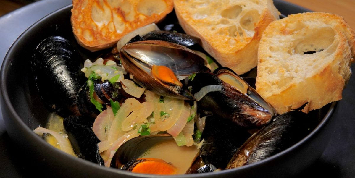 Feb 17: Popeyes Fried Chicken; Mussels in White Wine Sauce with Baguette Rounds